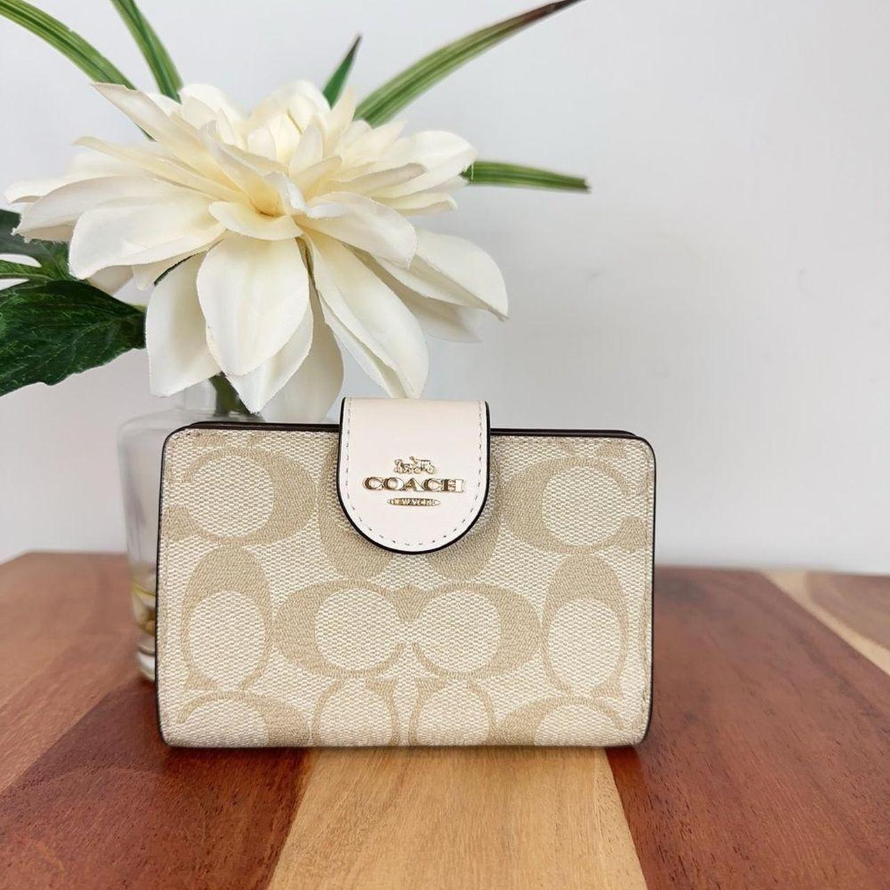 Cream coach fashion wallet