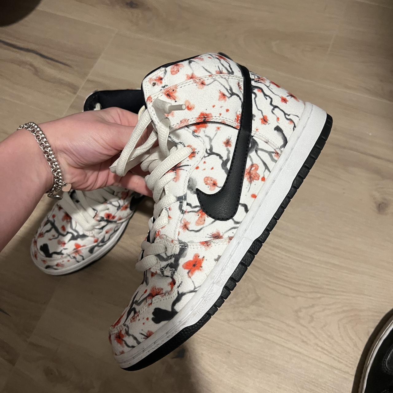 nike dunk cherry blossom
