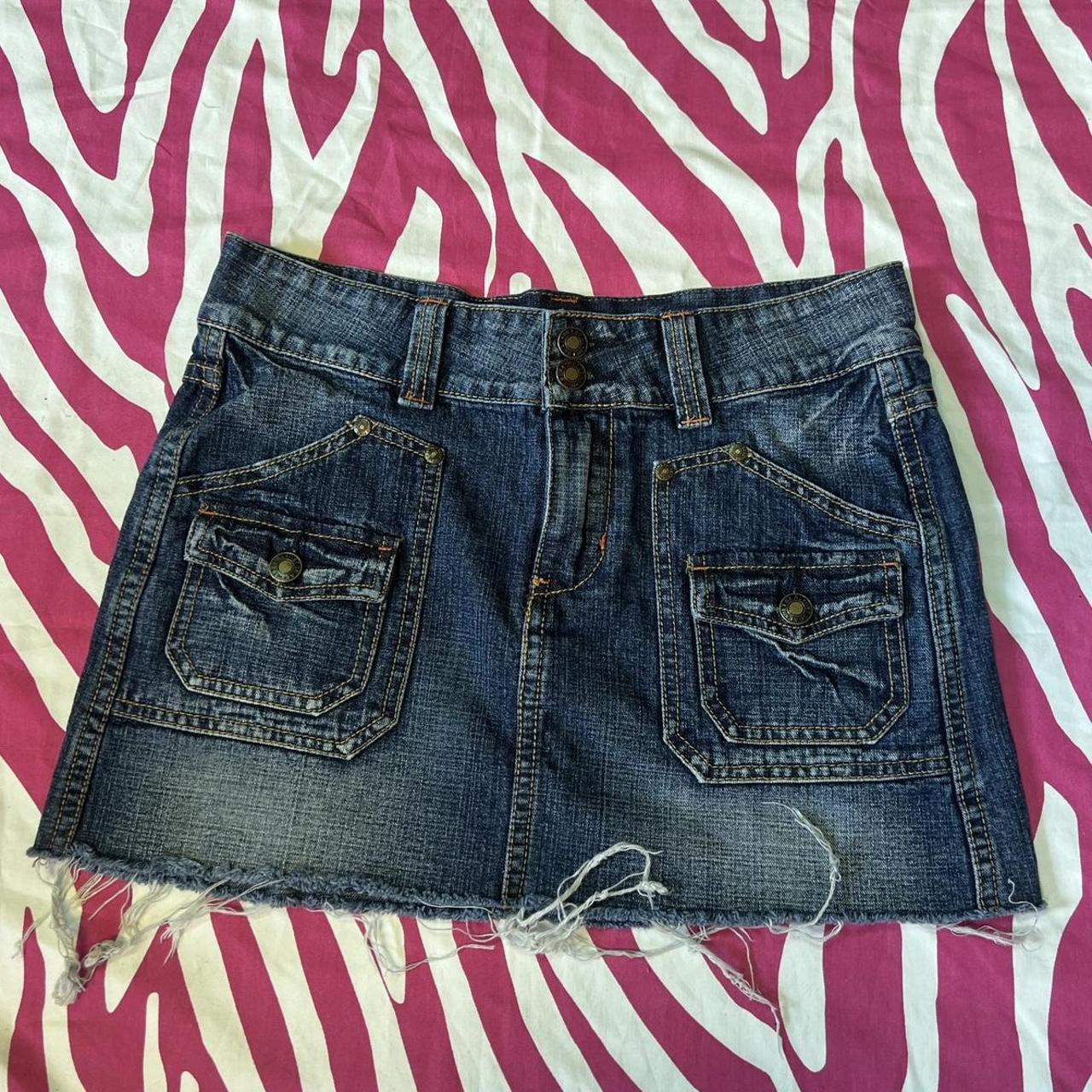 y2k Wet Seal mini skirt 🐰 pocket detail! - Depop