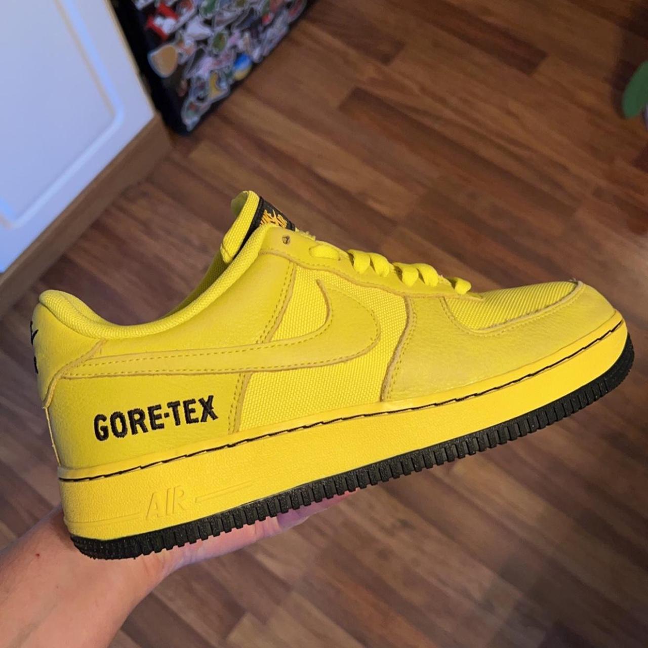 Nike Men's Yellow Trainers | Depop