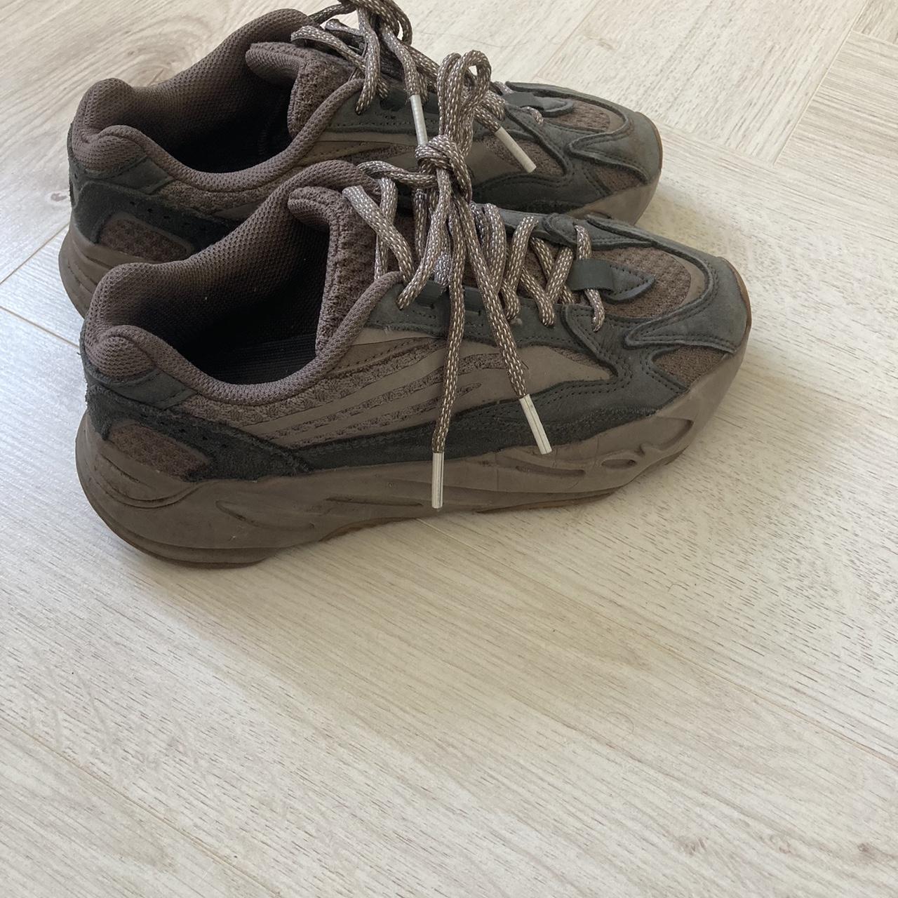 yeezy boost size 4