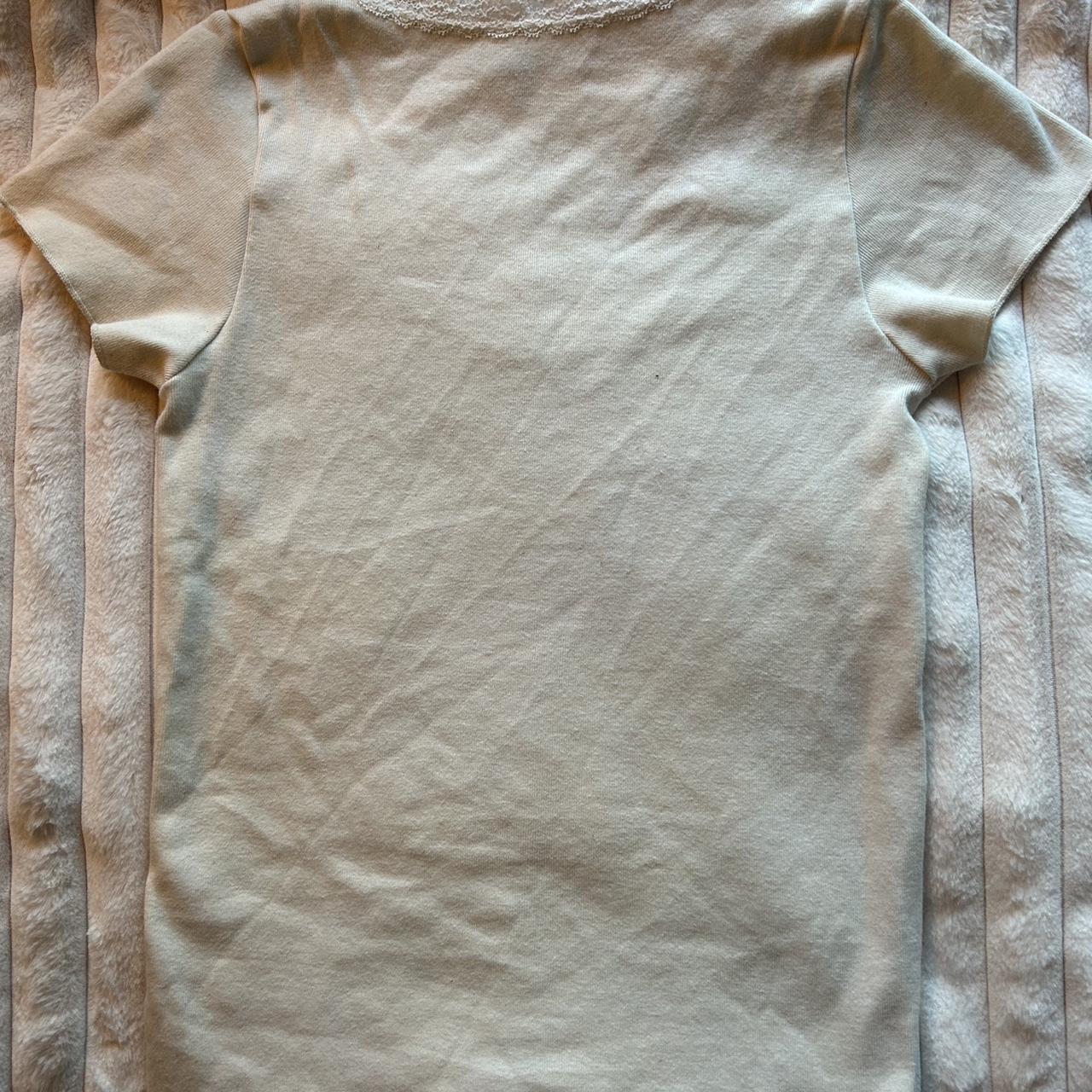 Lace detailed T-Shirt Brandy Melville - Depop