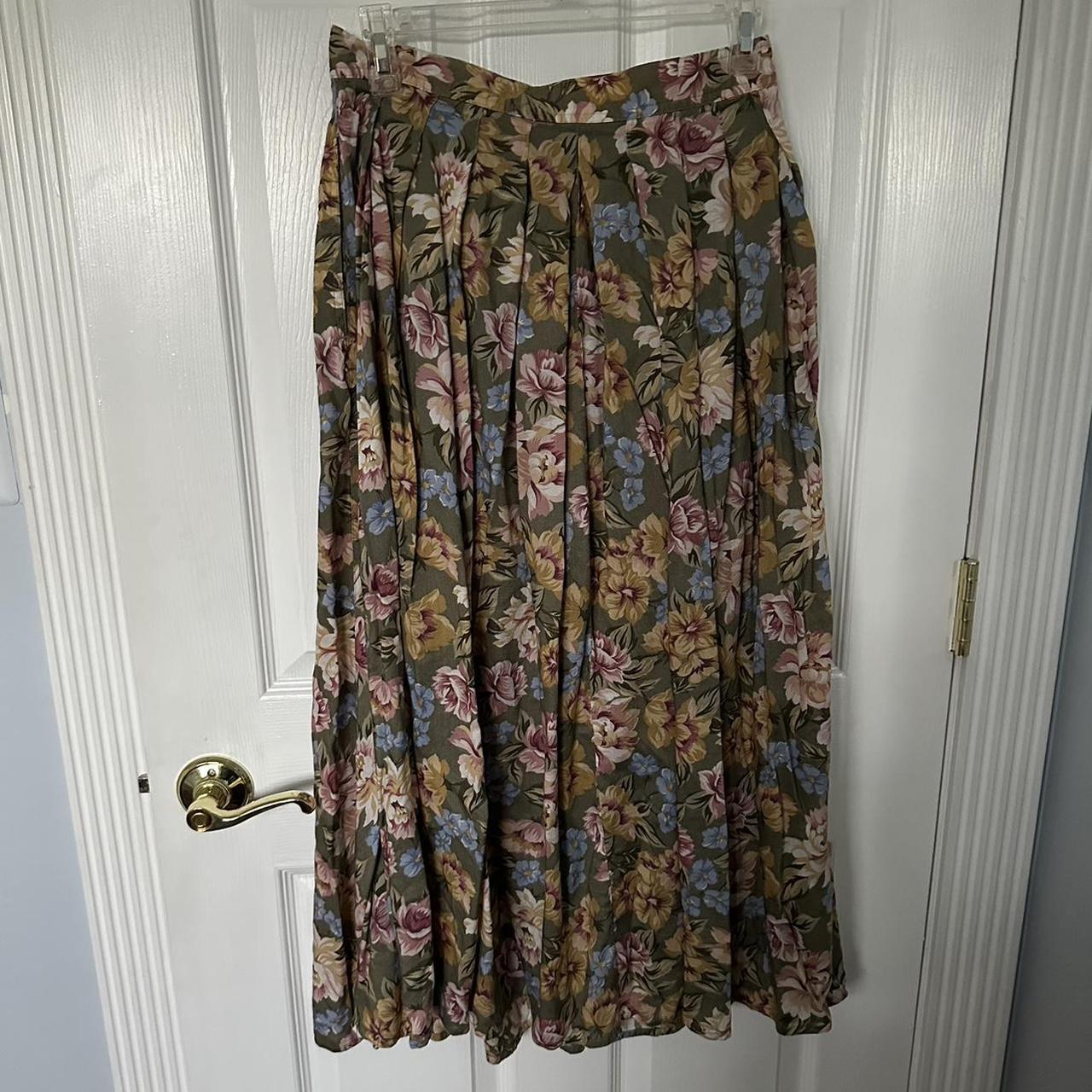 90s floral skirt Liz Claiborne size 12... - Depop