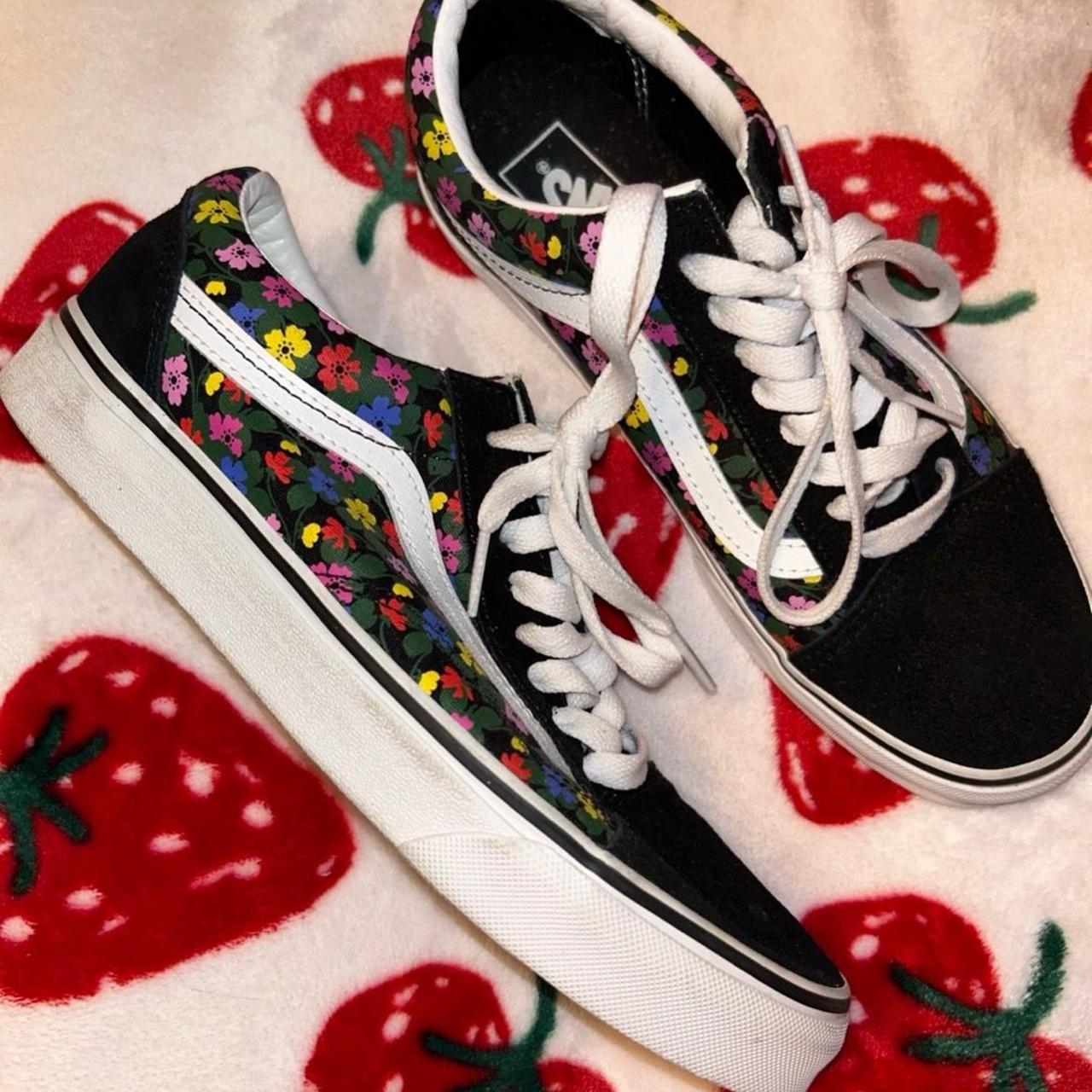 Black and white floral vans best sale