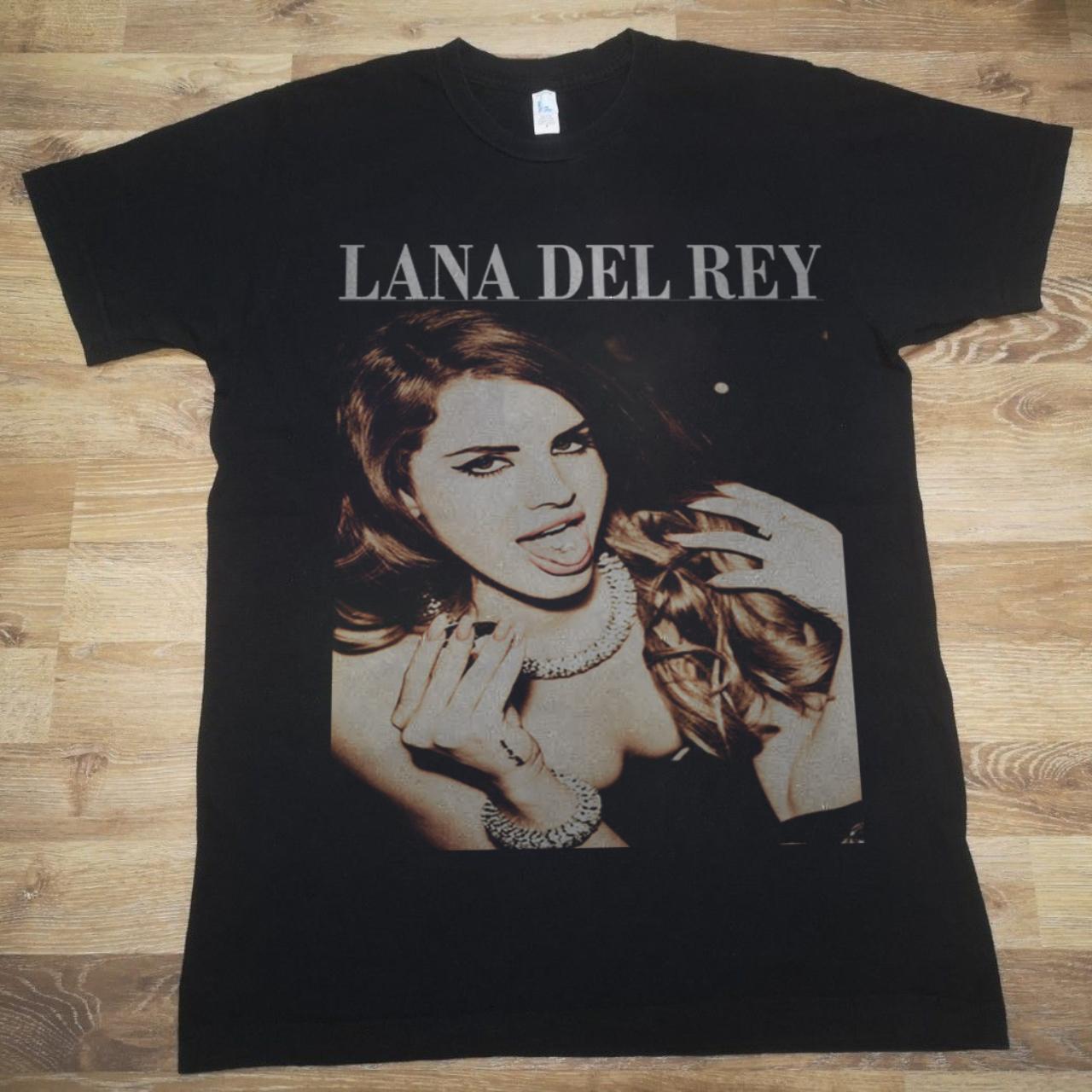 lana del Rey t-shirt Tag Gildan Heavy Cotton =>... - Depop