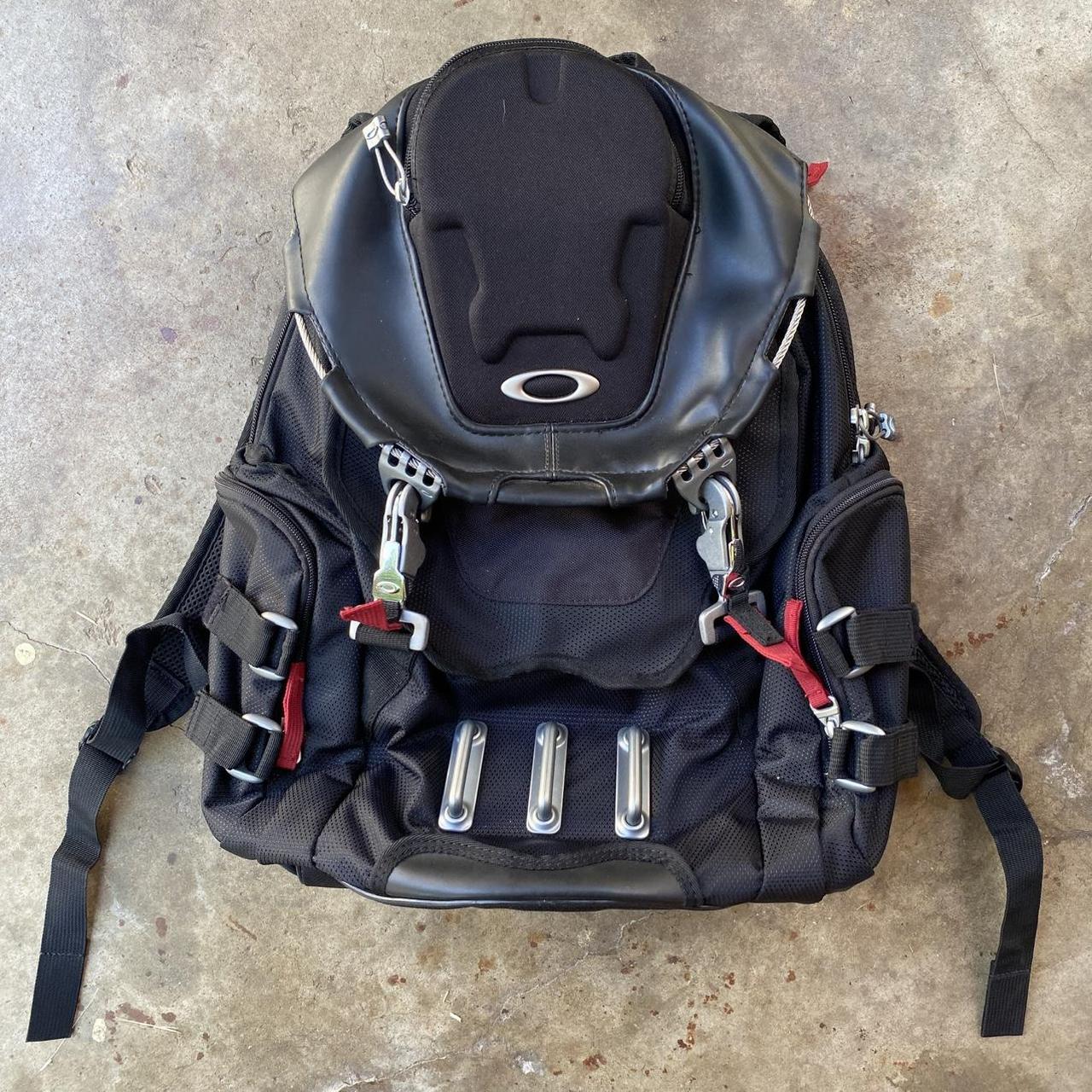 Oakley Men's Backpacks - Black – Vintage Y2K Oakley Kitchen