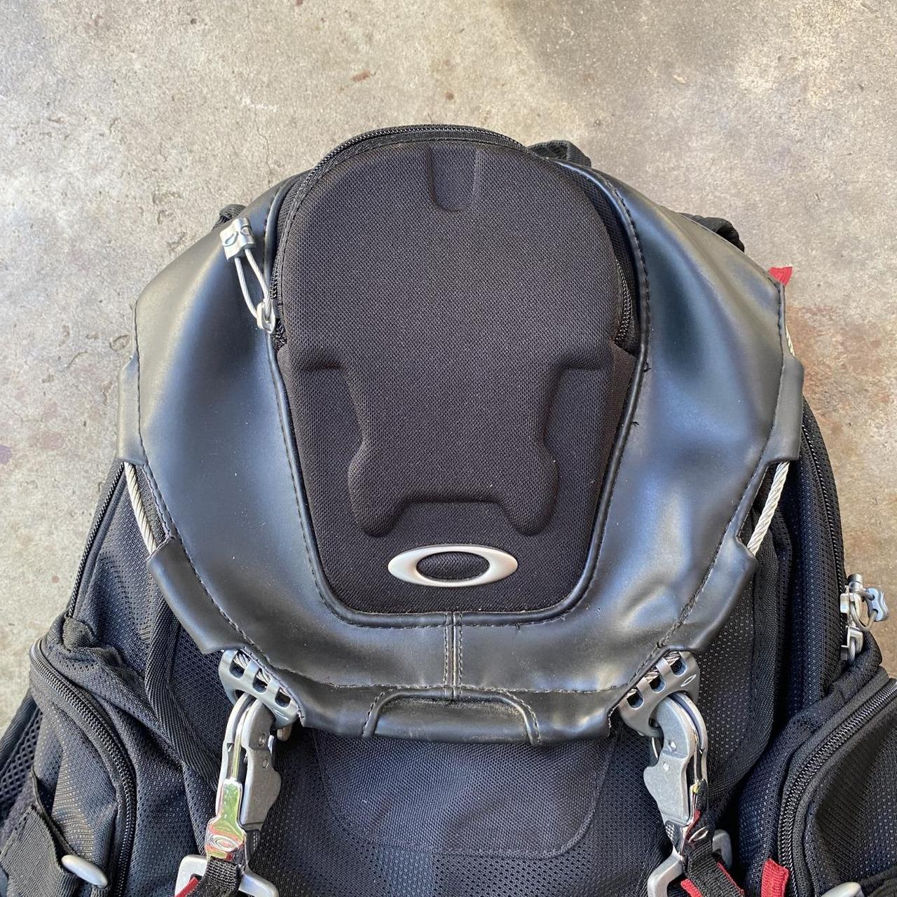 Oakley Men's Backpacks - Black – Vintage Y2K Oakley Kitchen