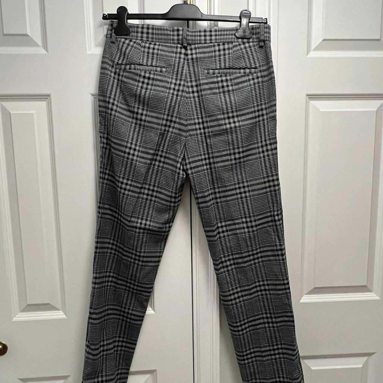 River Island Men's Grey and Green Trousers (3)