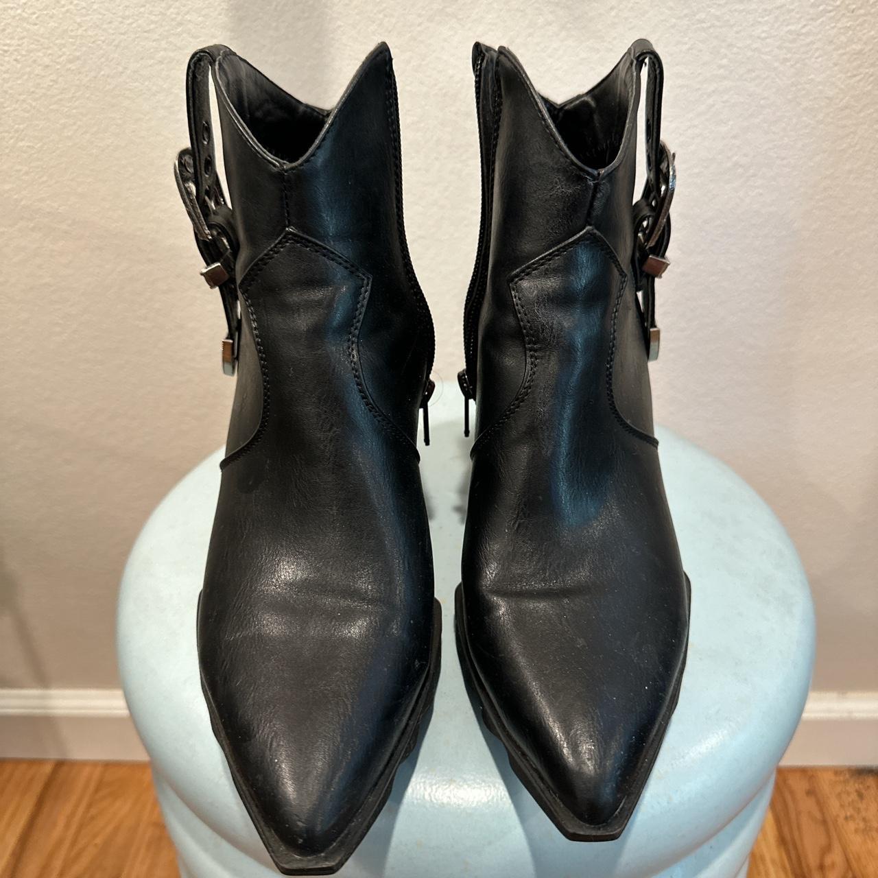 silver sparkly cowgirl boots