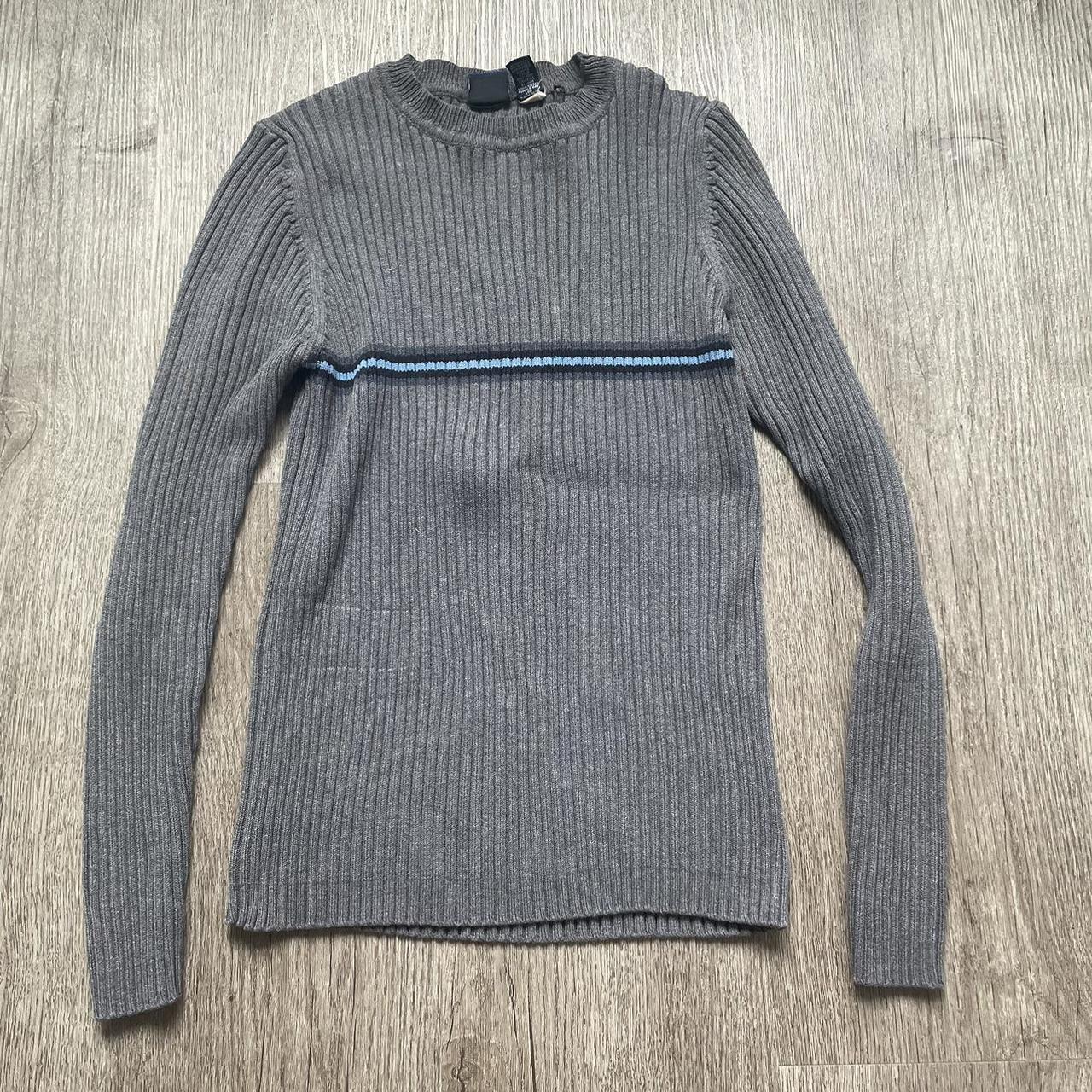 🌱 Rory Gillmore ripped y2k gap longslevee sweater... - Depop