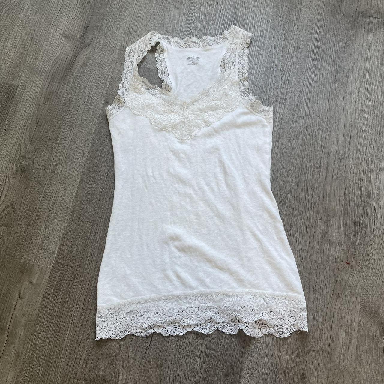 🌱 Super cute y2k white lace cami 🌱 ~ Size : medium... - Depop