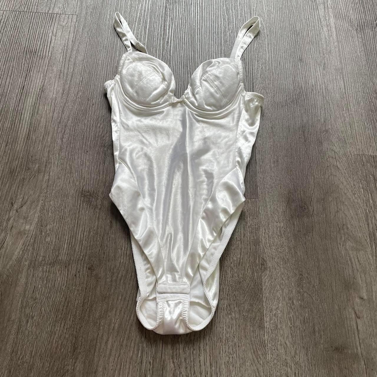 🌱Adorable angelic white vintage body suit 🌱 ~ Size... - Depop