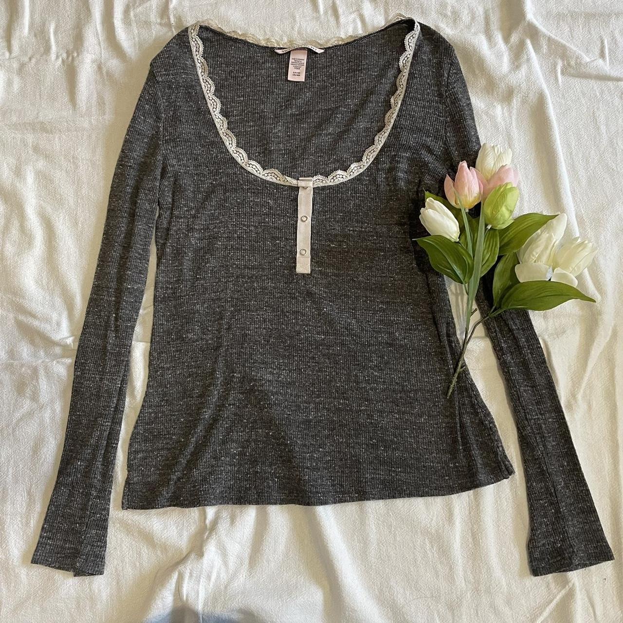 Adorable grey soft ribbed lace henley・₊ ~... - Depop