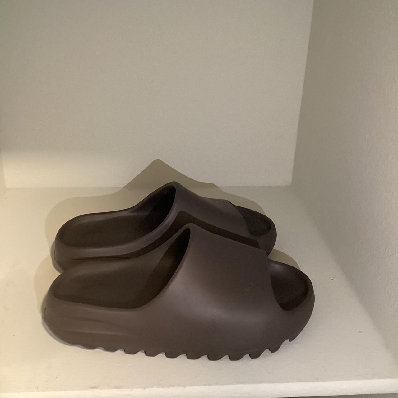 yeezy slide mocha