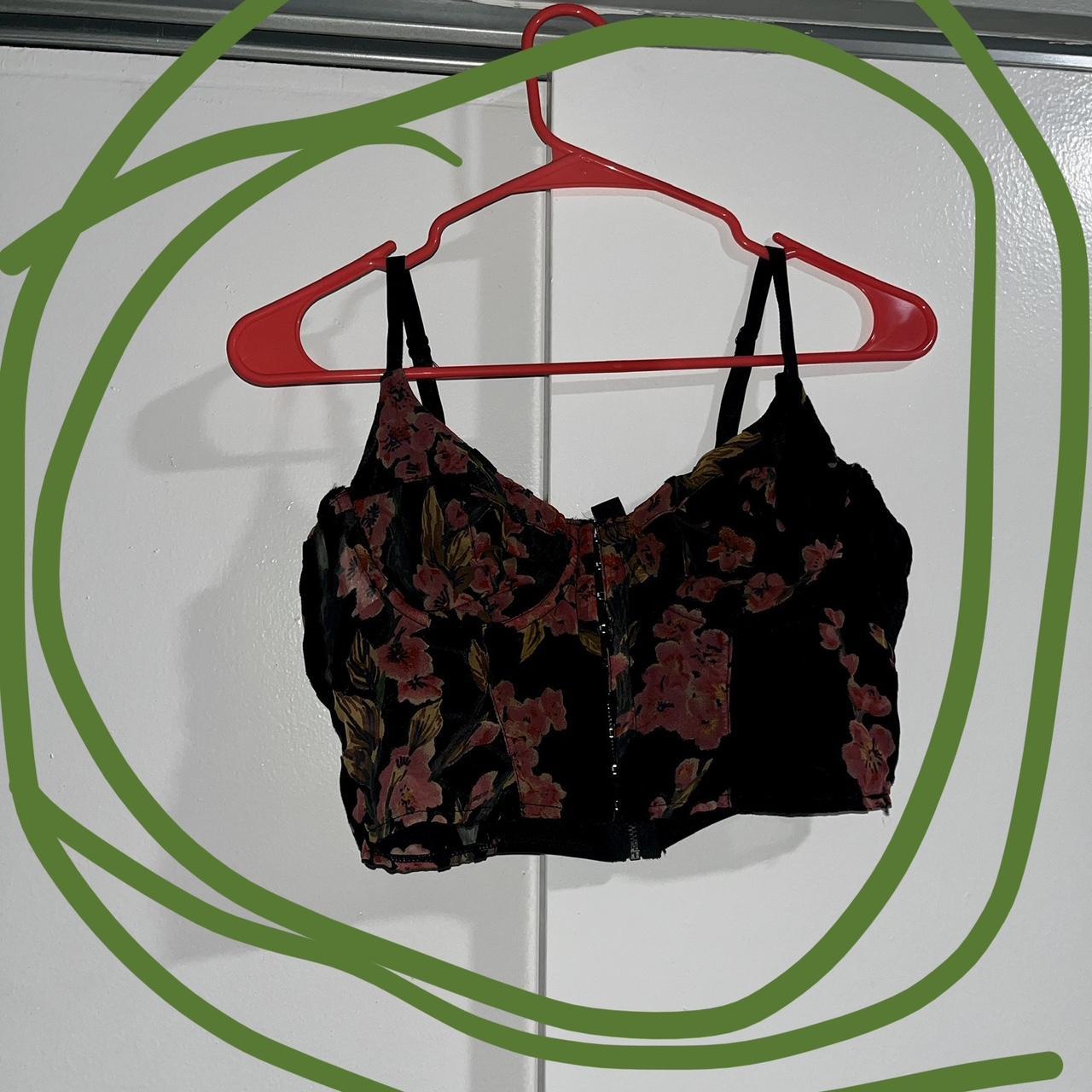 Windsor bustier, zip enclosure on back and clasp... Depop