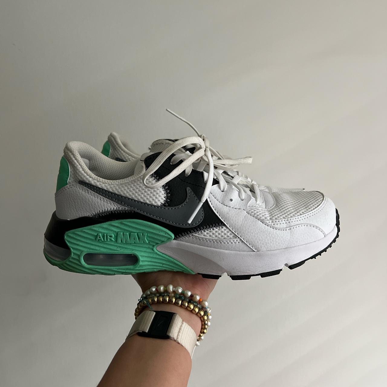 womens nike trainers green