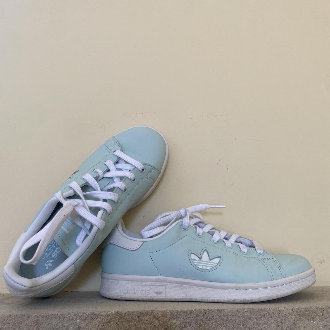 Adidas stan outlet smith light blue