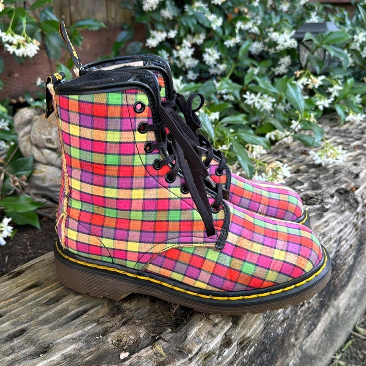 Fabric dr martens best sale