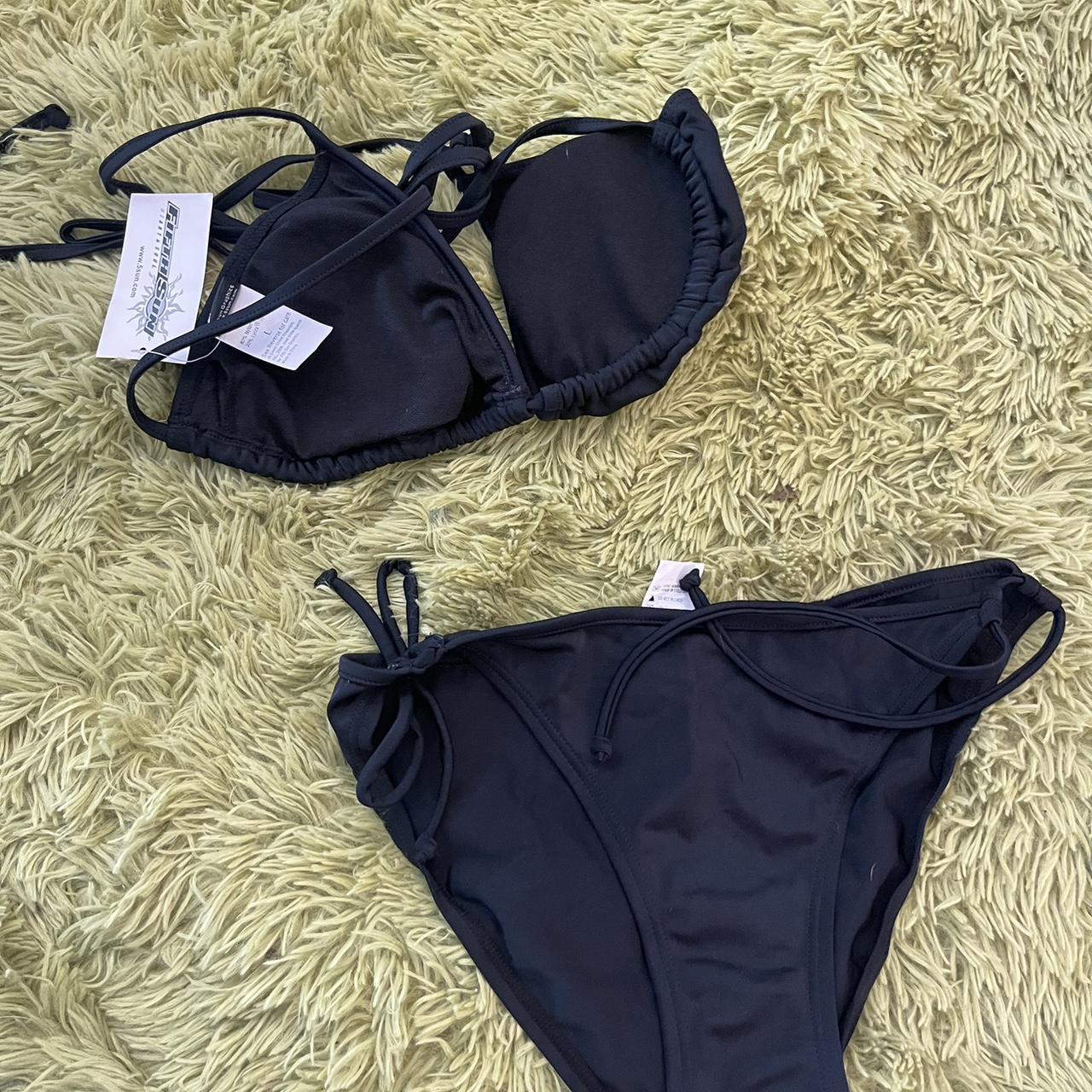 Women's Black and Red Bikinis-and-tankini-sets | Depop