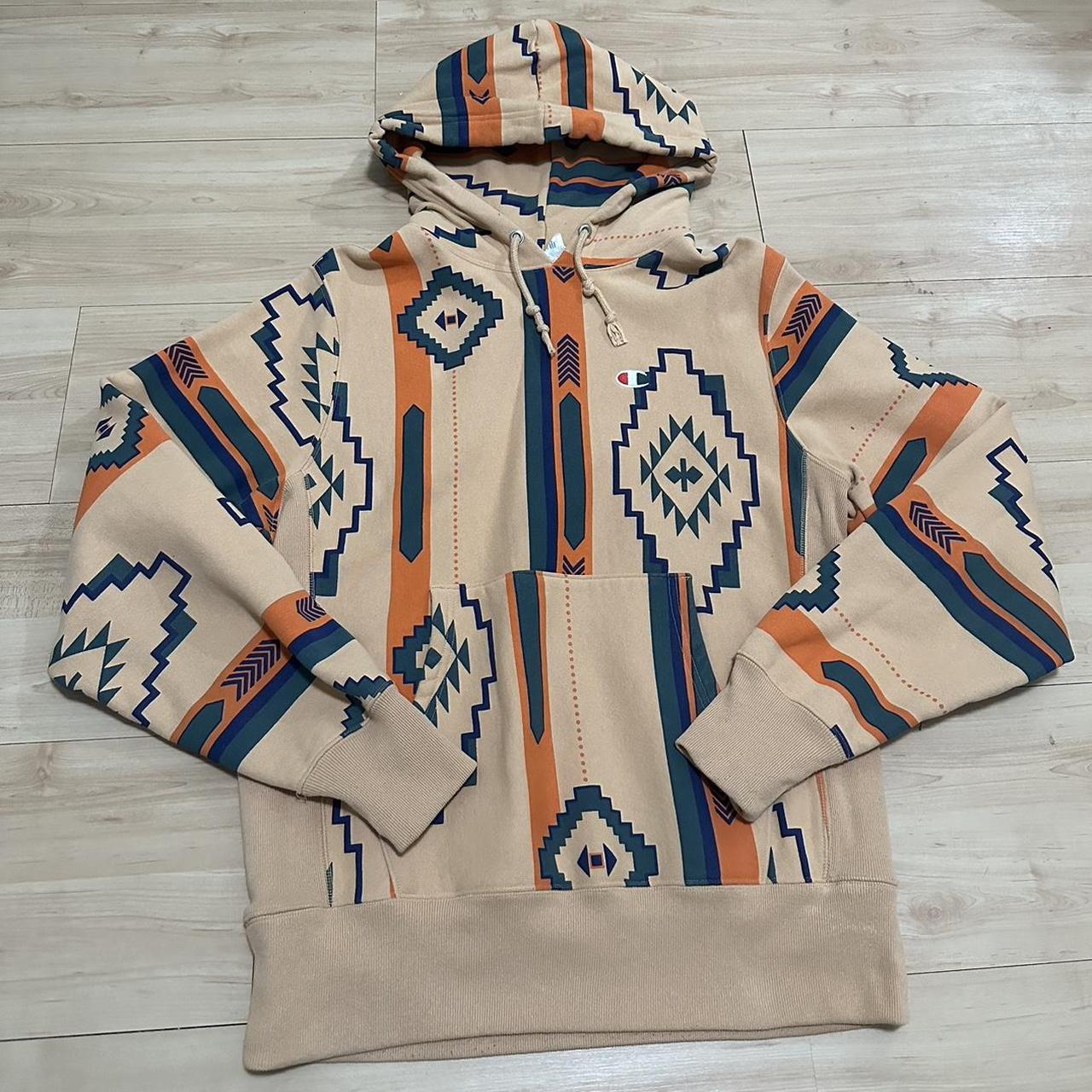 Champion x uo hoodie hotsell