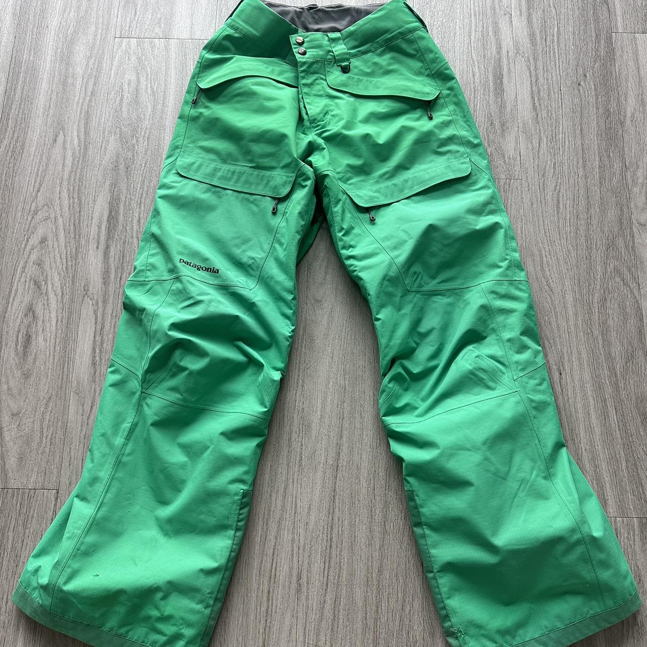 Green Patagonia Pants Great condition Men's Small... - Depop