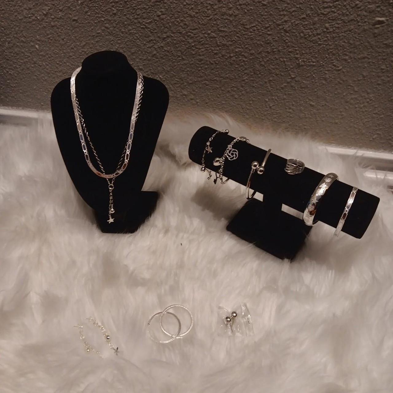 item listed by annsgoodies