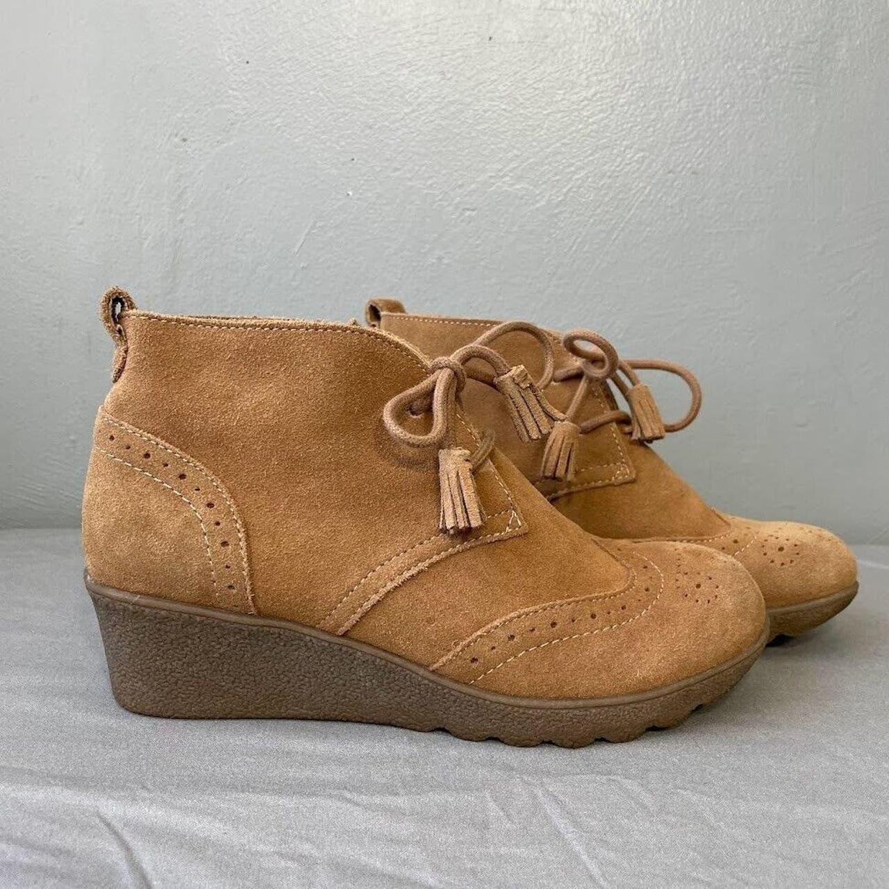 These Lands End tan suede leather wedge heel. Depop