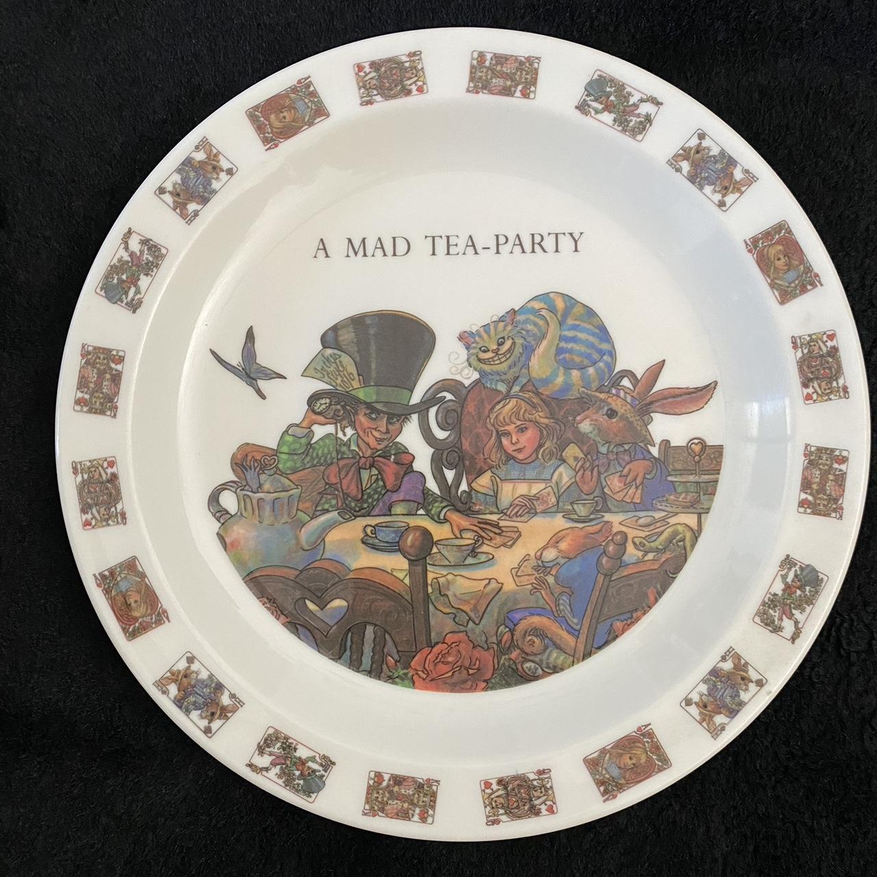 Vintage Alice In Wonderland Tempest Co. shops 1987 2 piece dining set