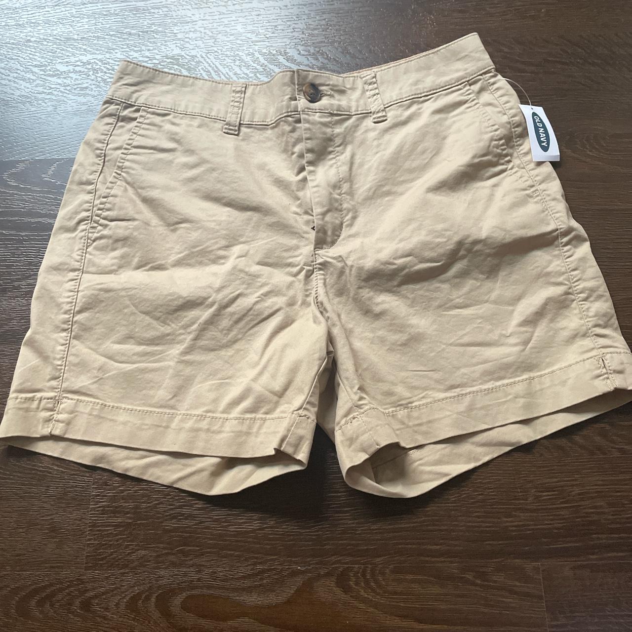 Old Navy Women's Cream Shorts | Depop