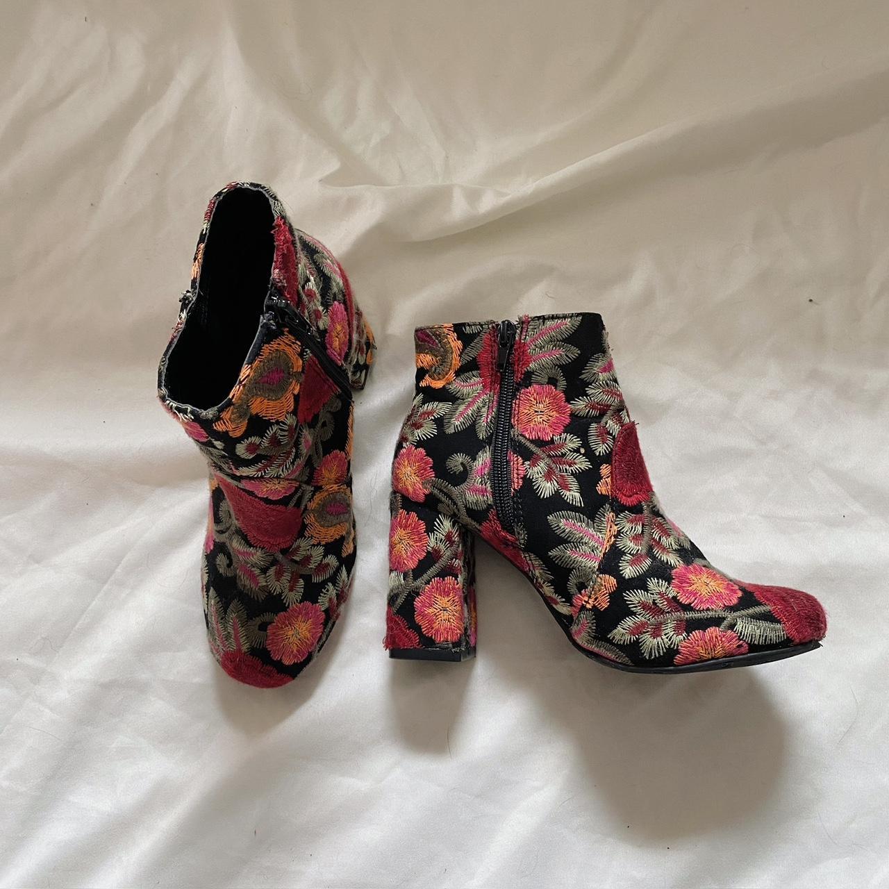 Mia floral outlet boots