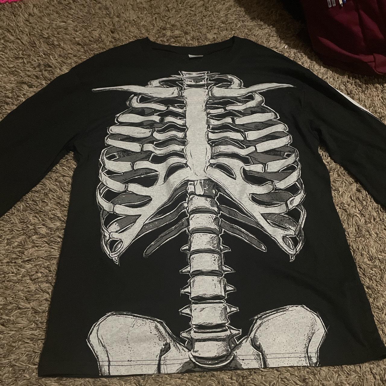  spirt halloween skeleton shirt still has tag,... Depop