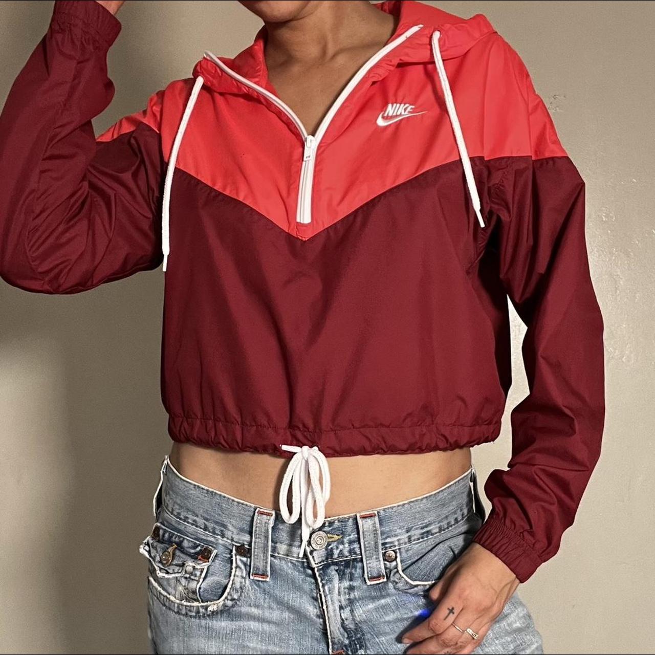 Nike crop hotsell top windbreaker