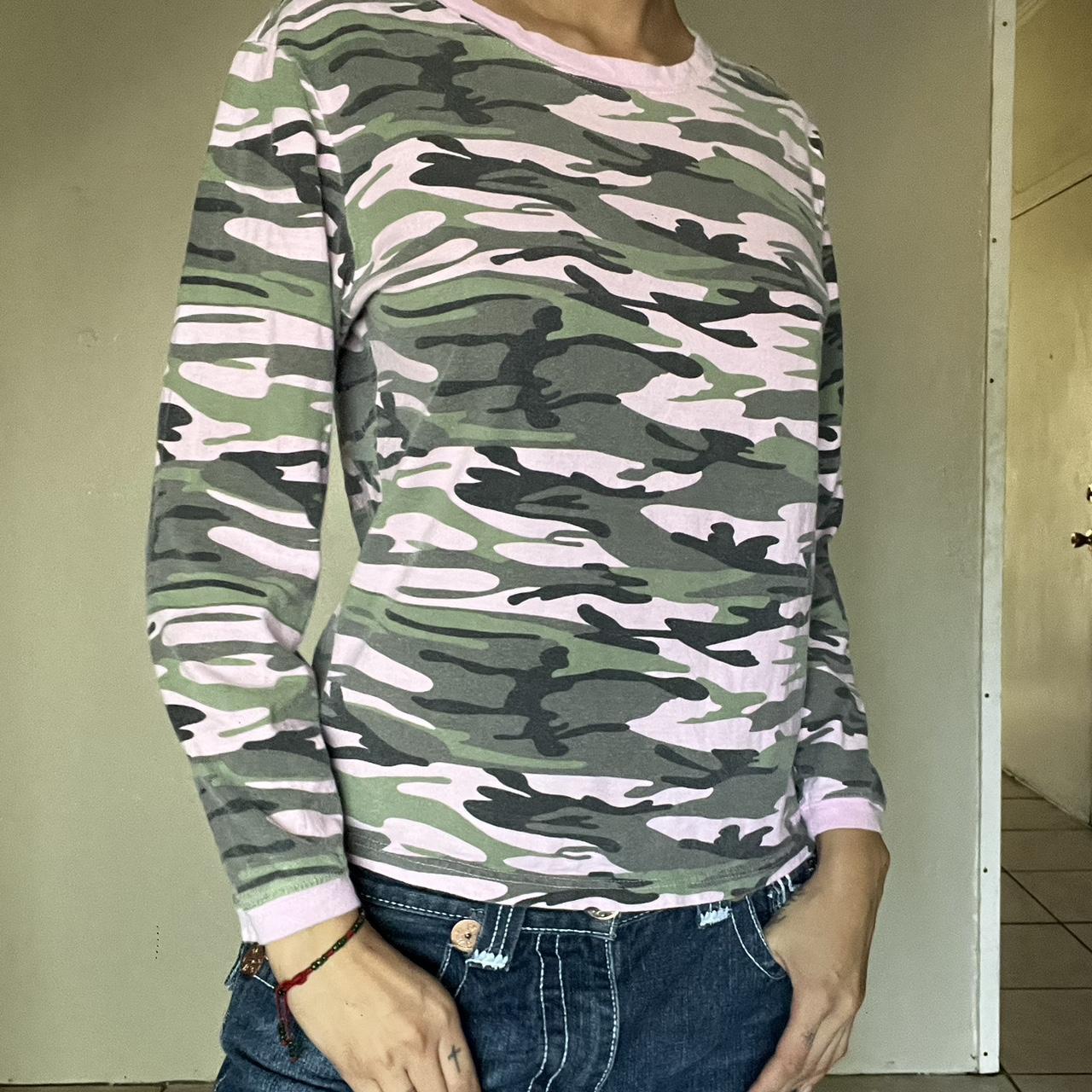 Pink camo fishing / hunting sun shirt No tag, fits - Depop