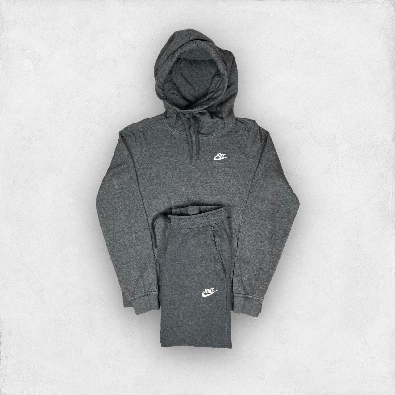 gray nike hoodie and sweatpants set
