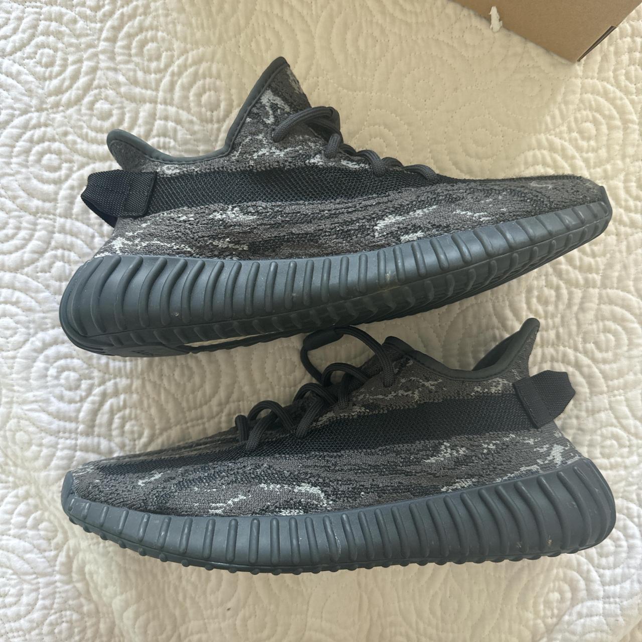 yeezy 350 v2 mx dark salt 🏴‍☠️, worn twice, super cute...