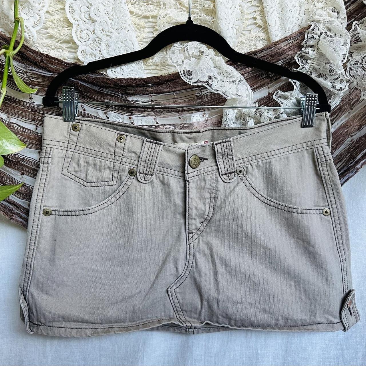 Levi's shop khaki skirt