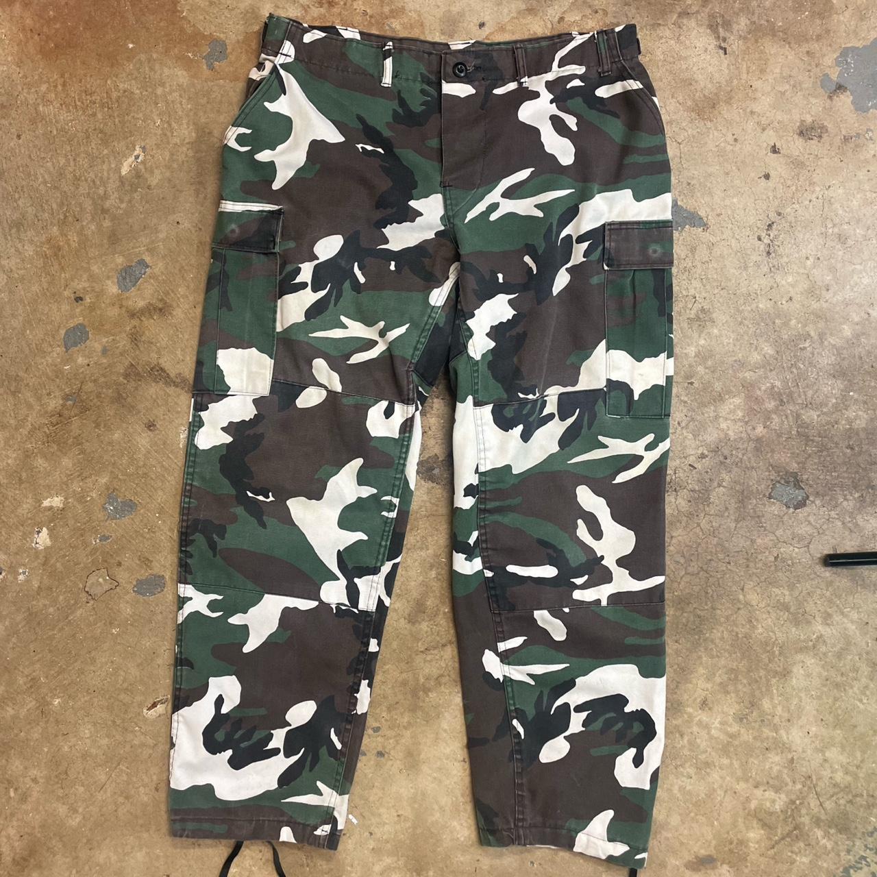 JNCO Men's Green and Cream Jeans | Depop