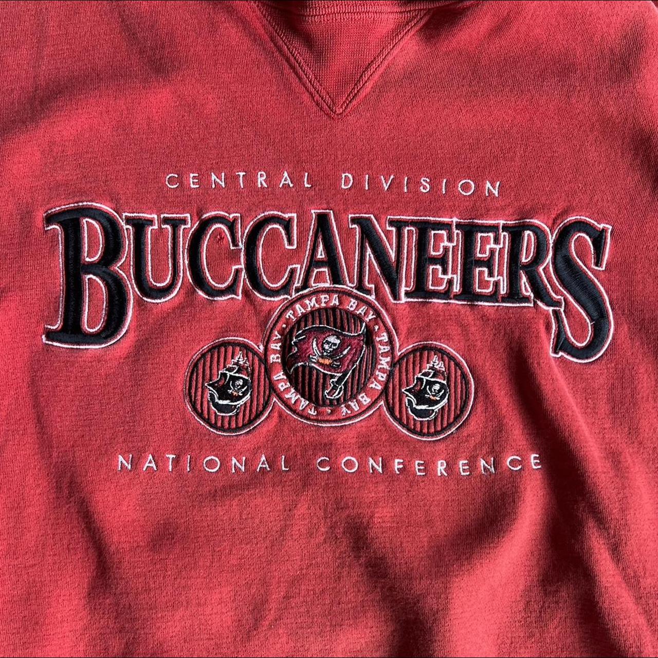 Vintage Majestic Buccaneers Crewneck Size L No Flaws - Depop