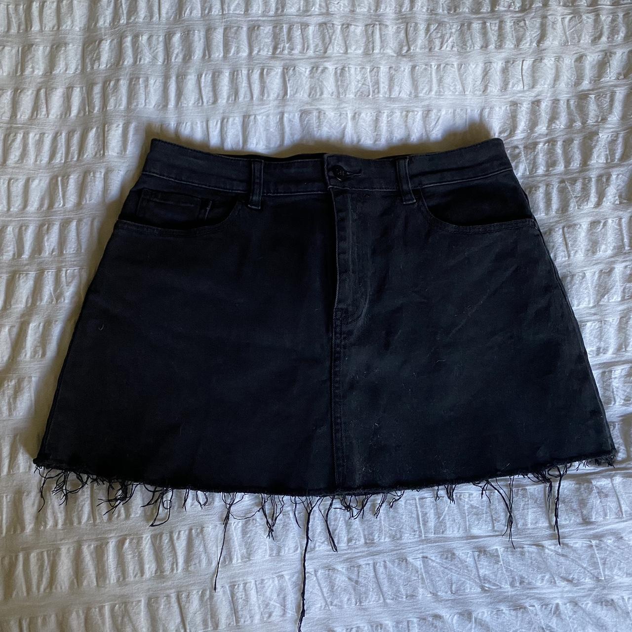 Lee Black Lola Denim Skirt Size 11 (M) Wonderful... - Depop