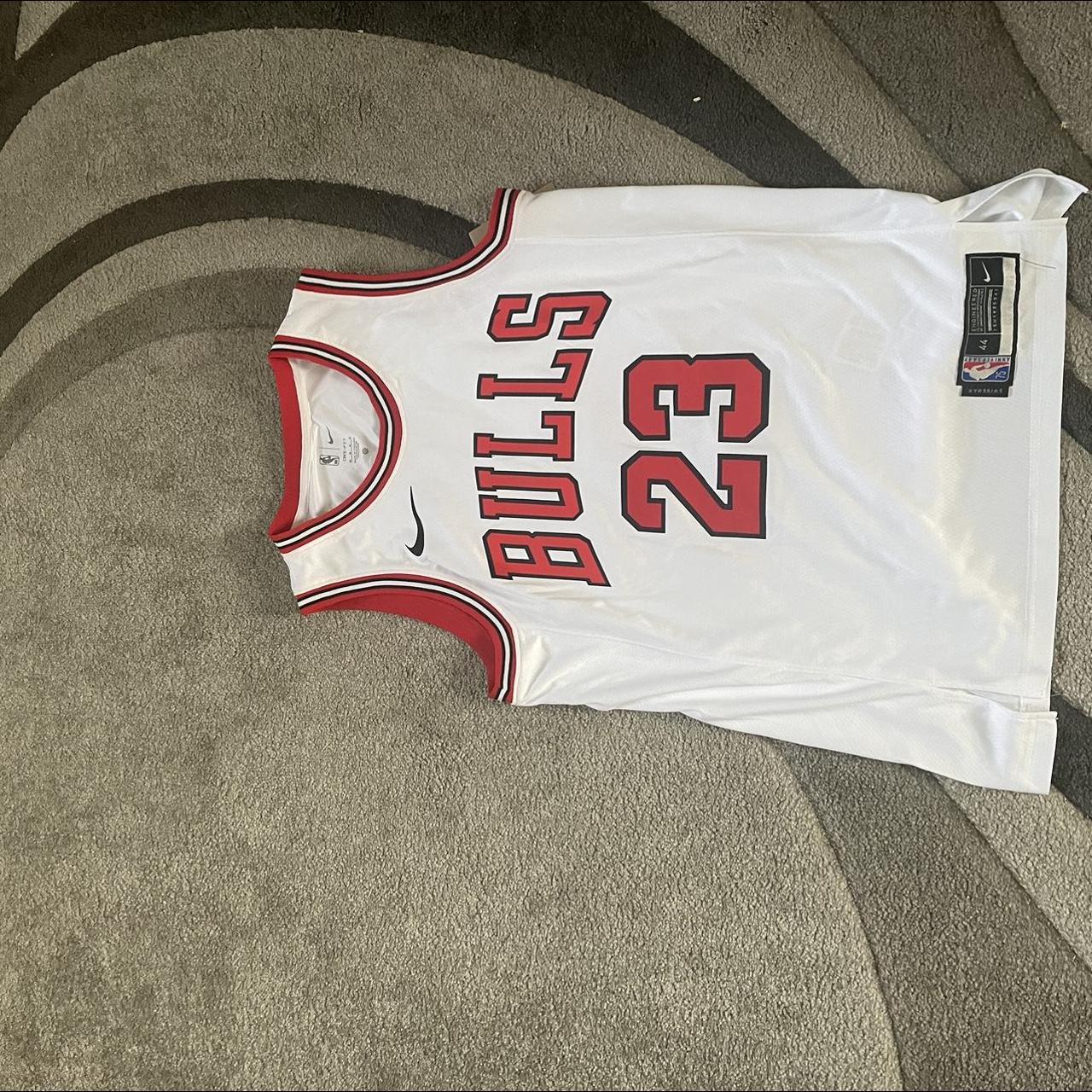 michael jordan white bulls jersey