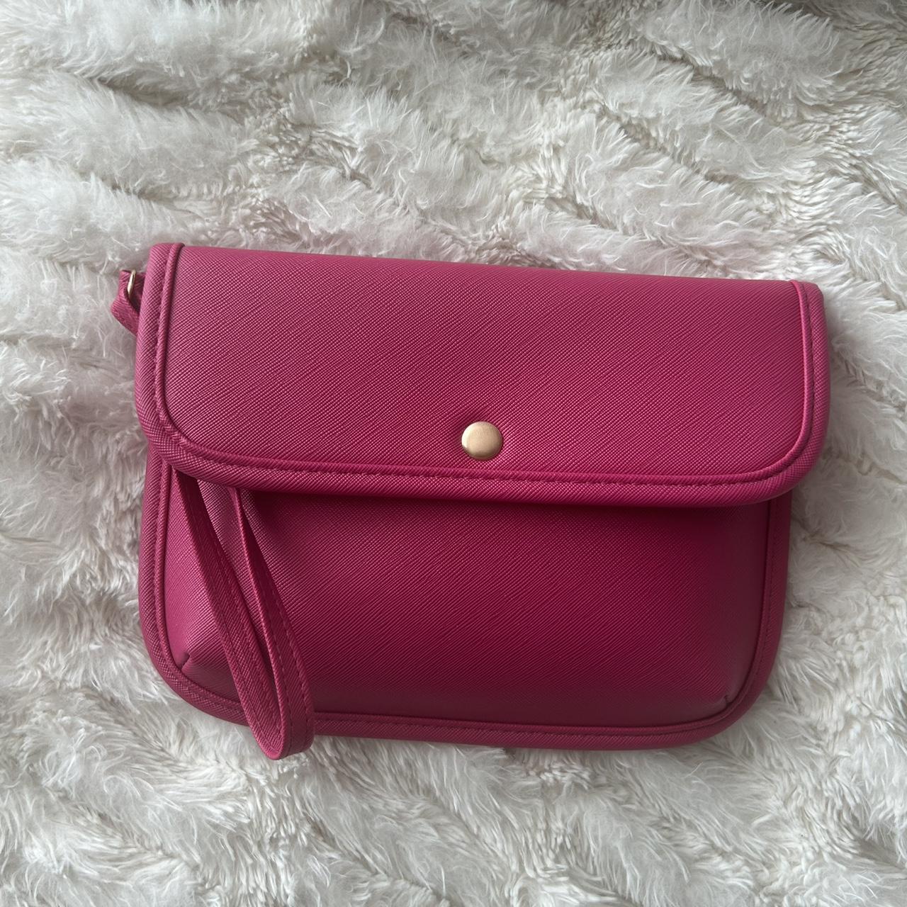 item listed by isarossi25