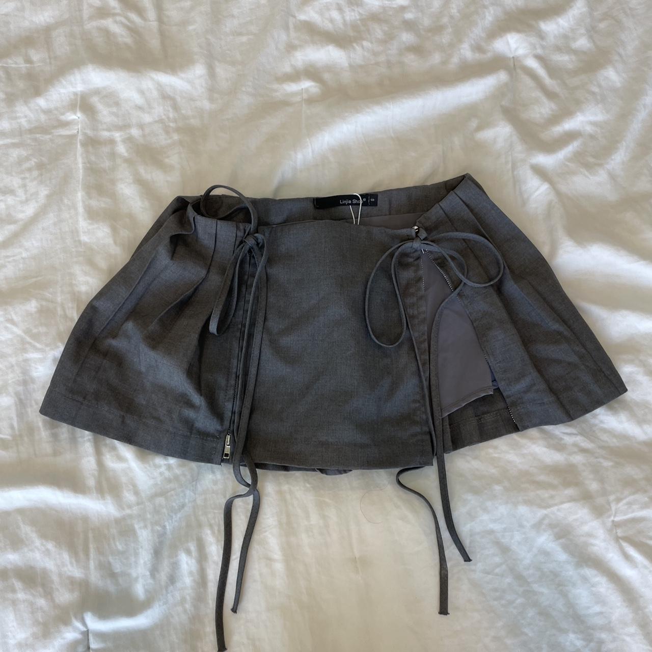 Low waisted-skirt - Depop