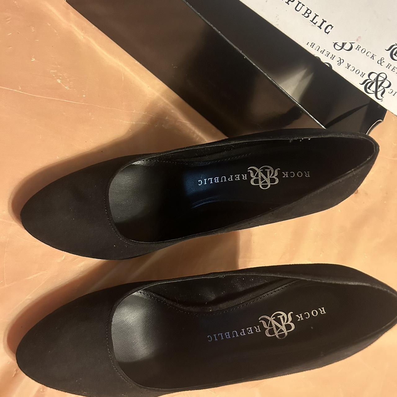 Rock and Republic women’s stiletto, soft suede