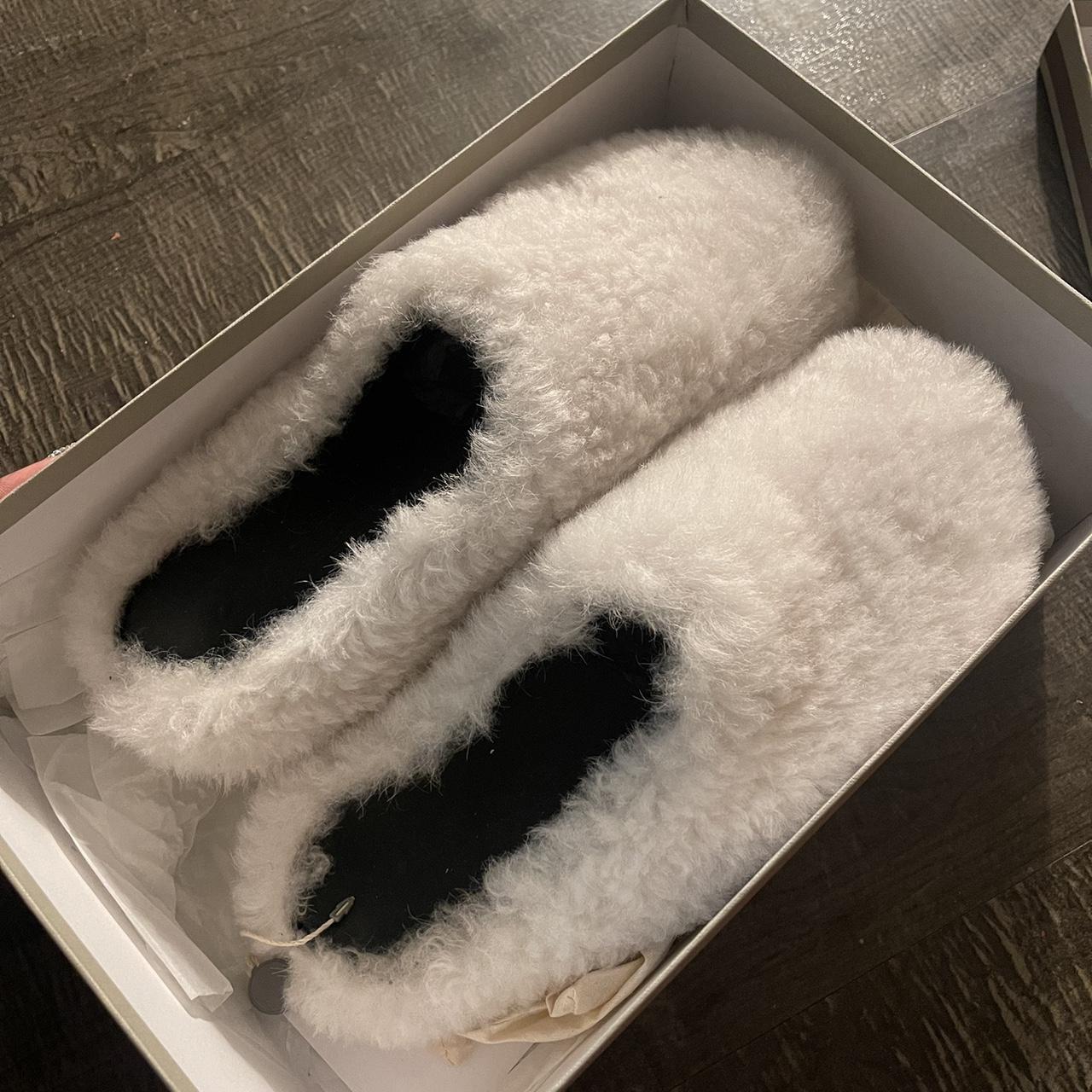 Men’s marni furry slides Worn a couple times in... - Depop