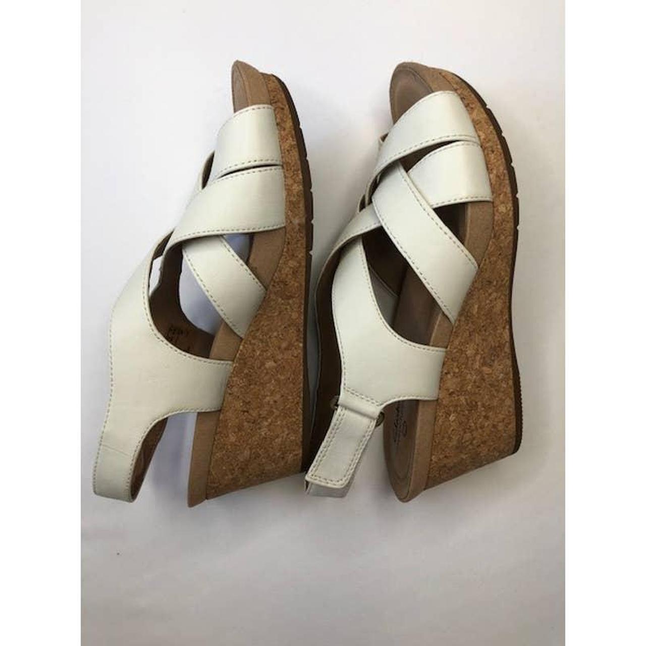 Clarks Womens Cream Sandals Depop