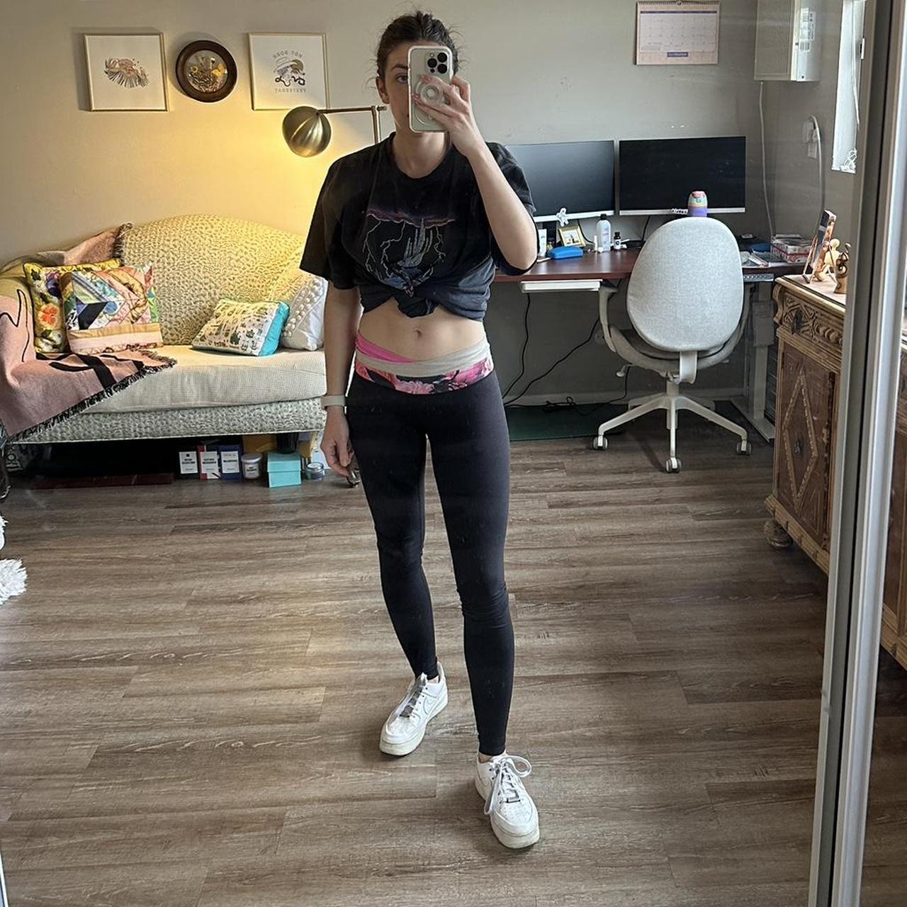 Lululemon low rise crossover waistband leggings in - Depop