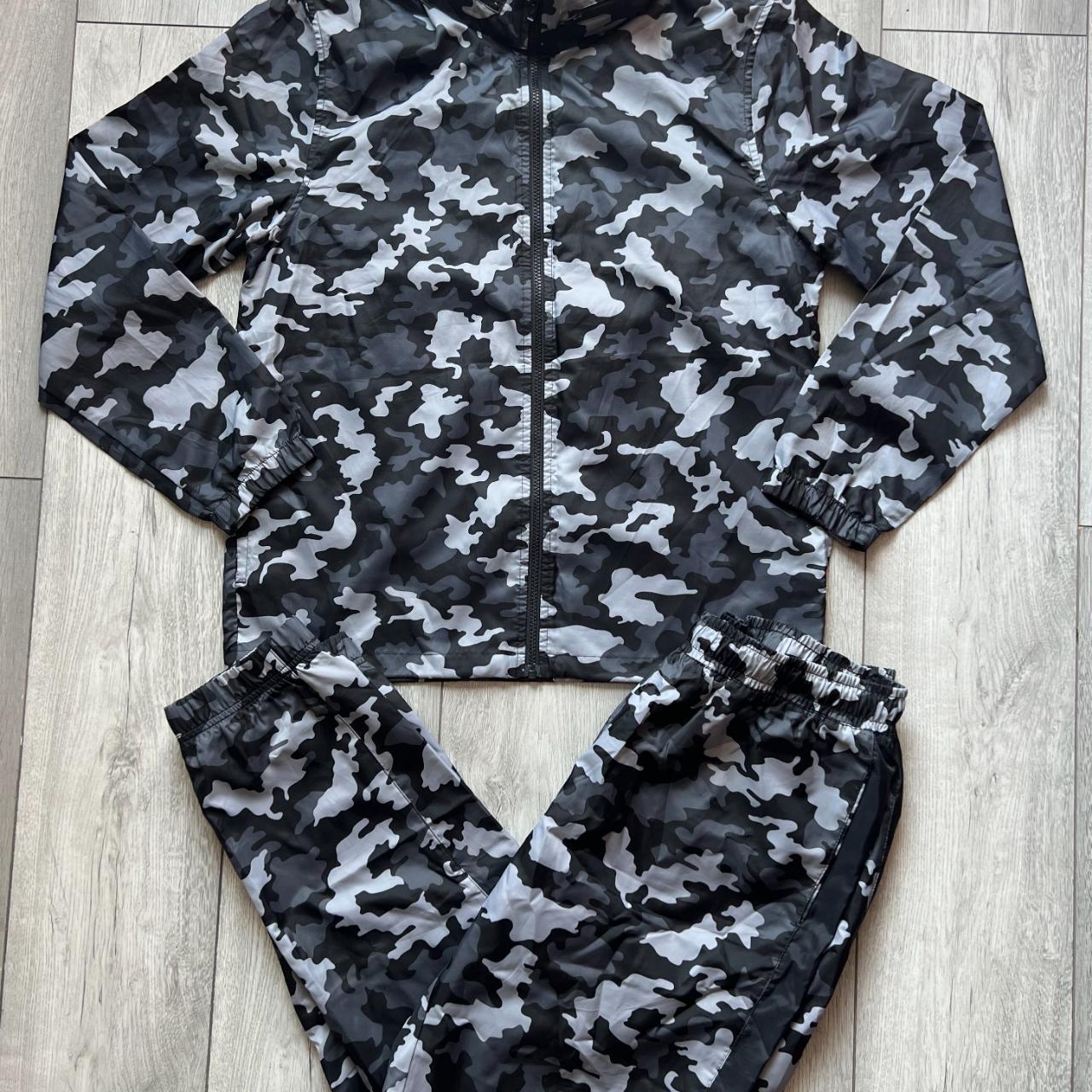 Nike camouflage tracksuit shops