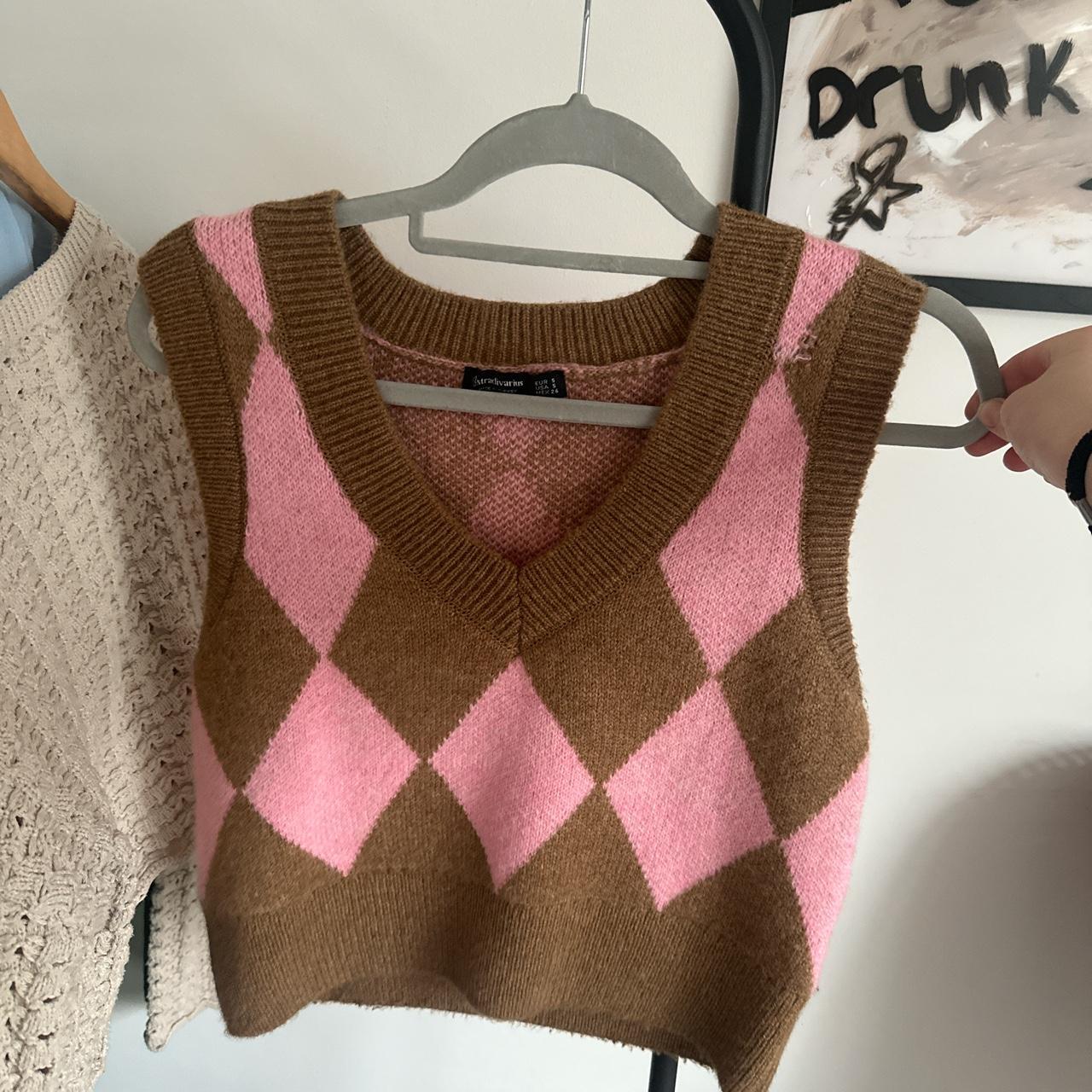 Brown and pink Stradivarius sweater vest - Depop