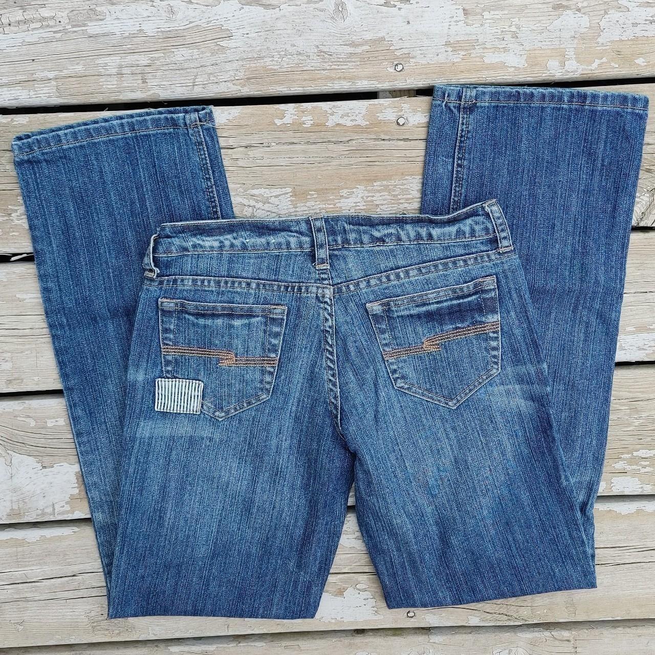 Arizona Women's Navy and Cream Jeans Depop