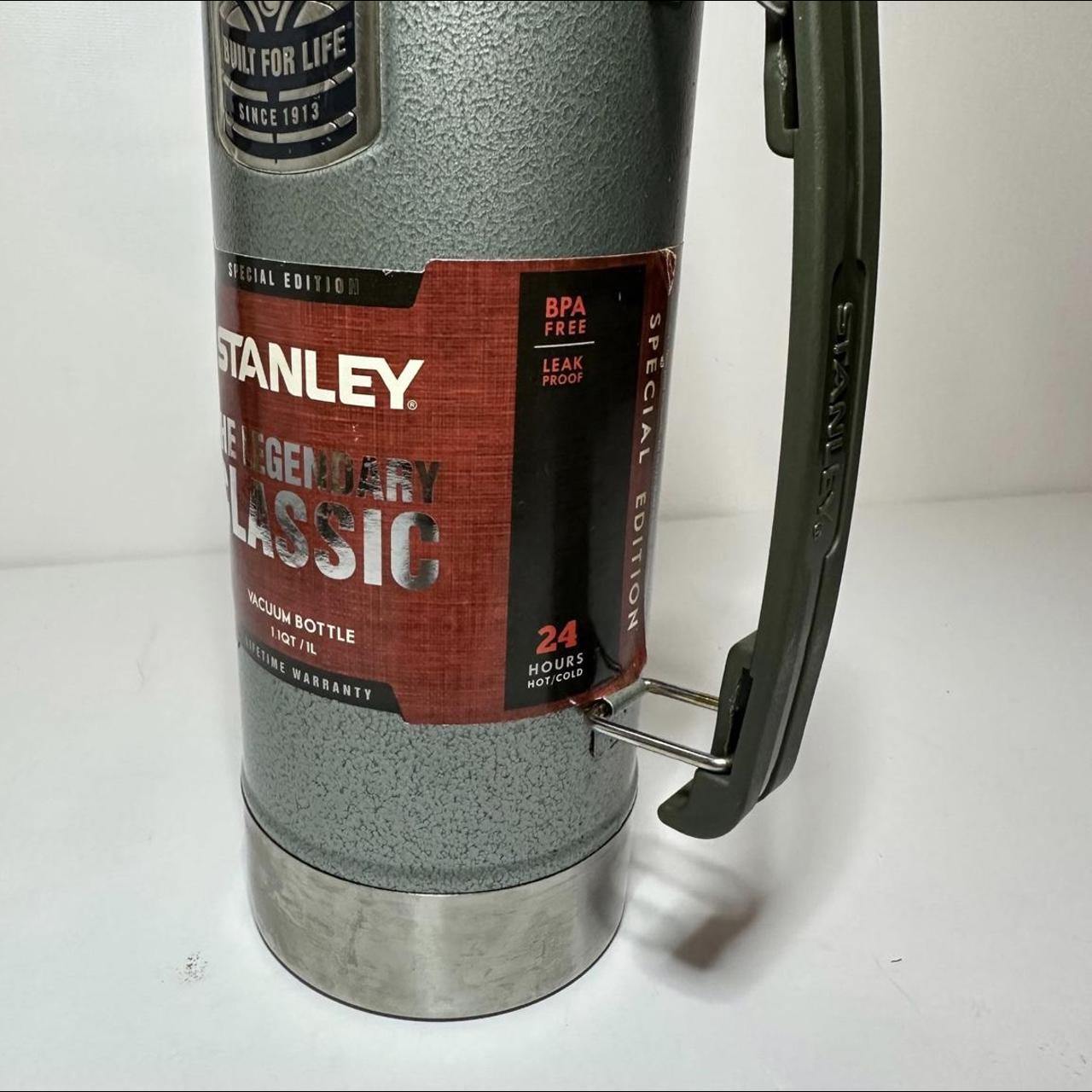 1.1 Qt Stanley Classic Green Thermos In great - Depop